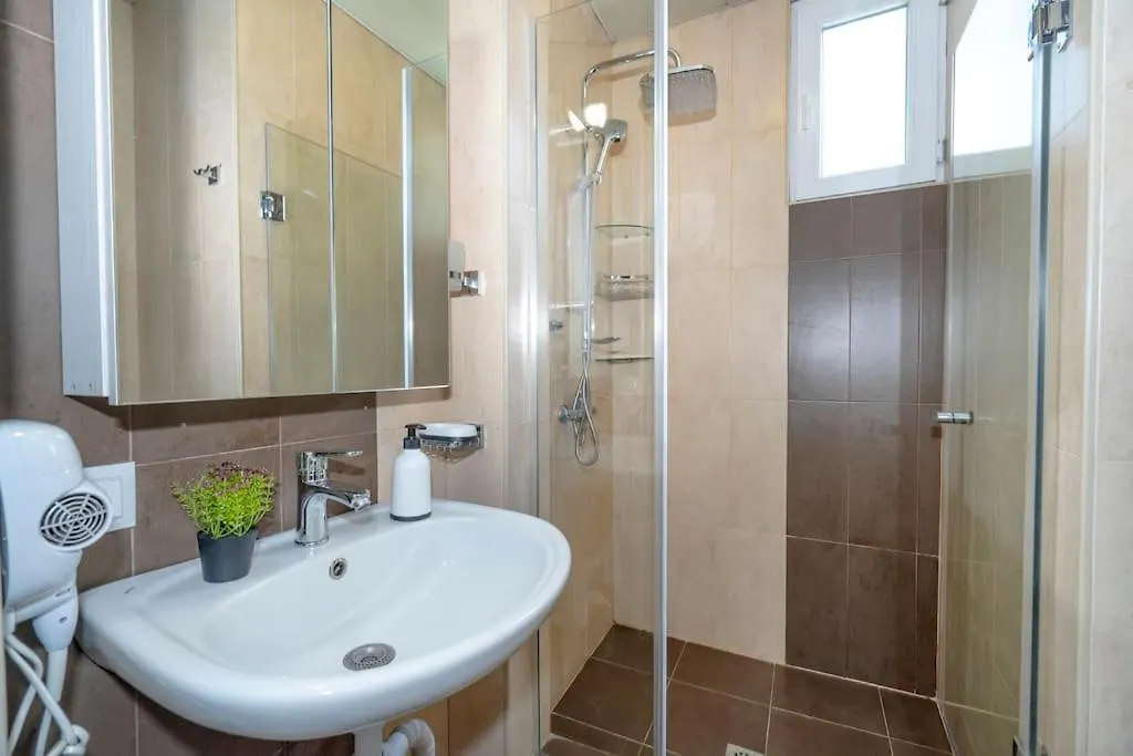 2 Bedroom Apartment In The City Center Tbiliszi
